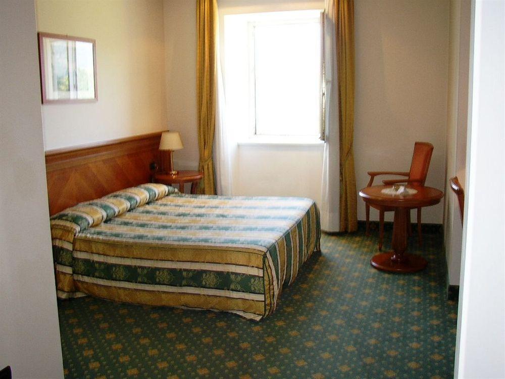 Hotel Eden Levico Terme Buitenkant foto