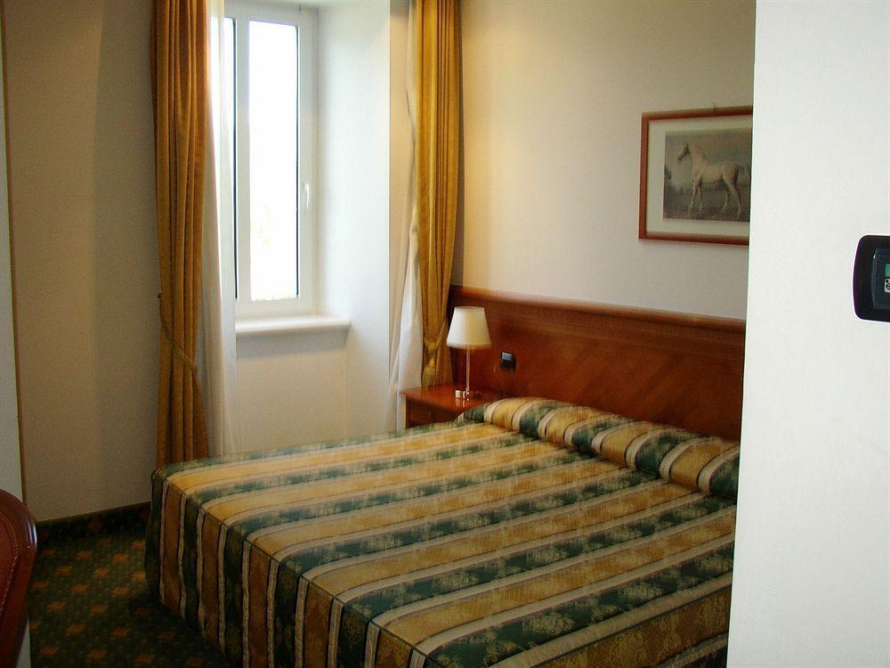 Hotel Eden Levico Terme Buitenkant foto
