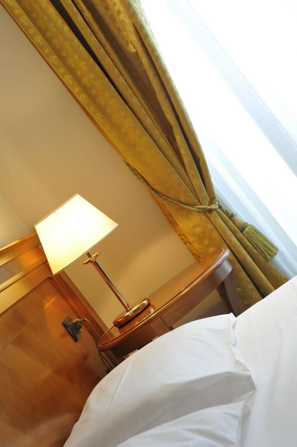 Hotel Eden Levico Terme Buitenkant foto